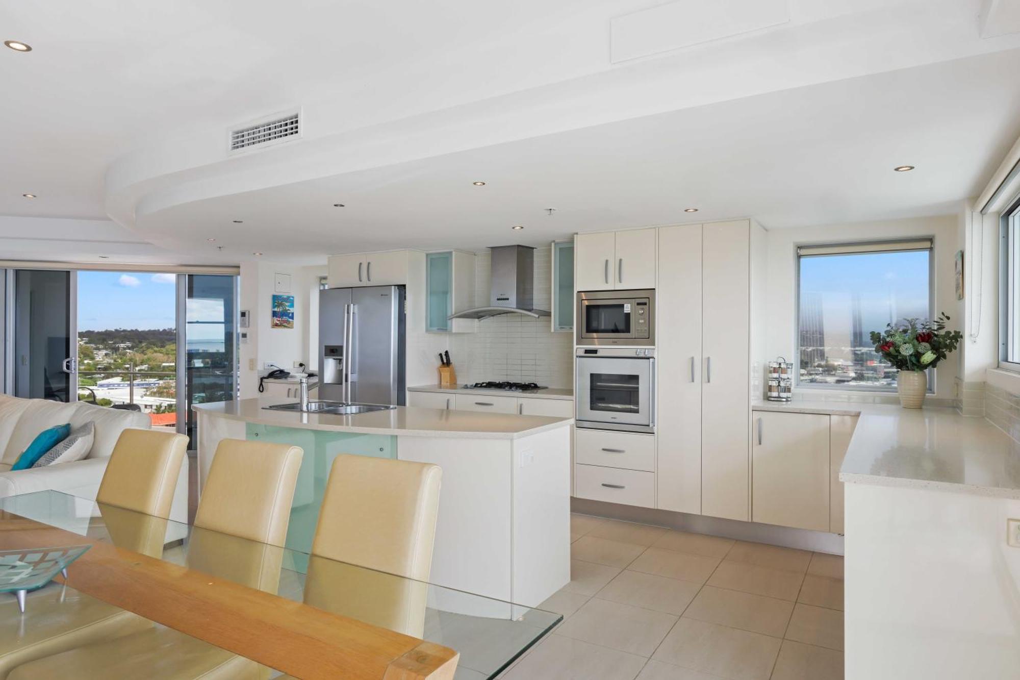 Aqua Vista Resort Maroochydore Phòng bức ảnh